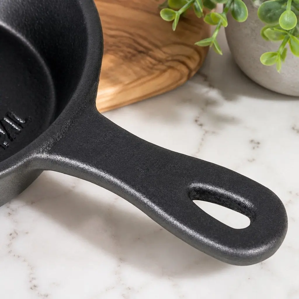 Mini Cast Iron Frying Pan Non-Stick Cookware Dual Pour Spouts 8.5cm Black